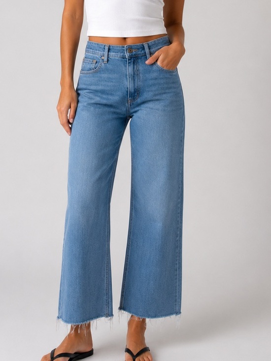 Zara Denim - Zara High Rise Wide Leg Frayed Hem Cropped Jeans – Women’s US 8